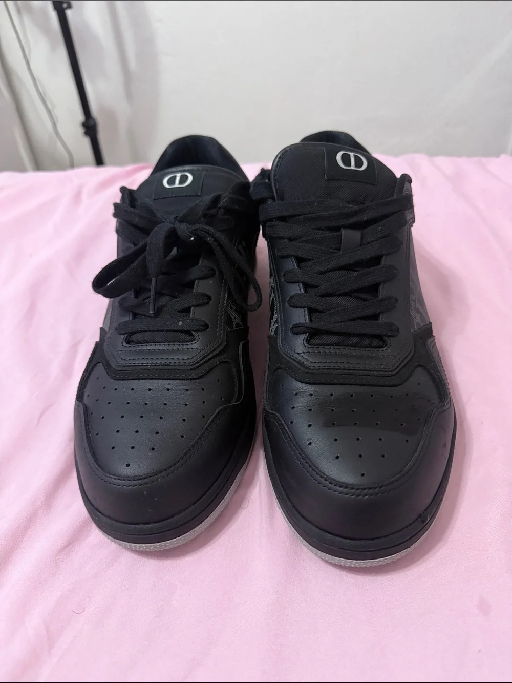 Dior Men’s Black Logo-Panel Low-Top Sneakers